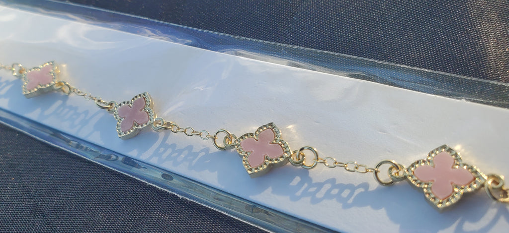 Vintage Four-Leaf Clover Bracelet