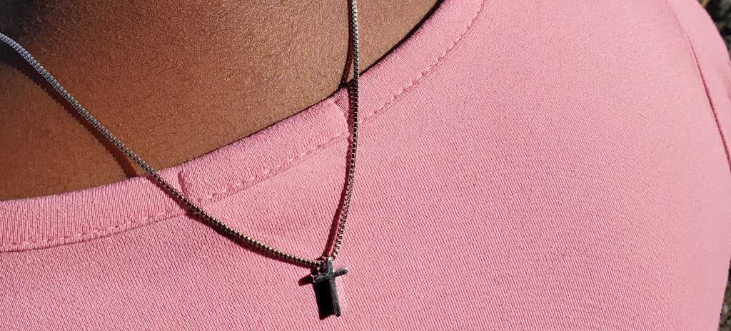 Basic Crossed Necklace