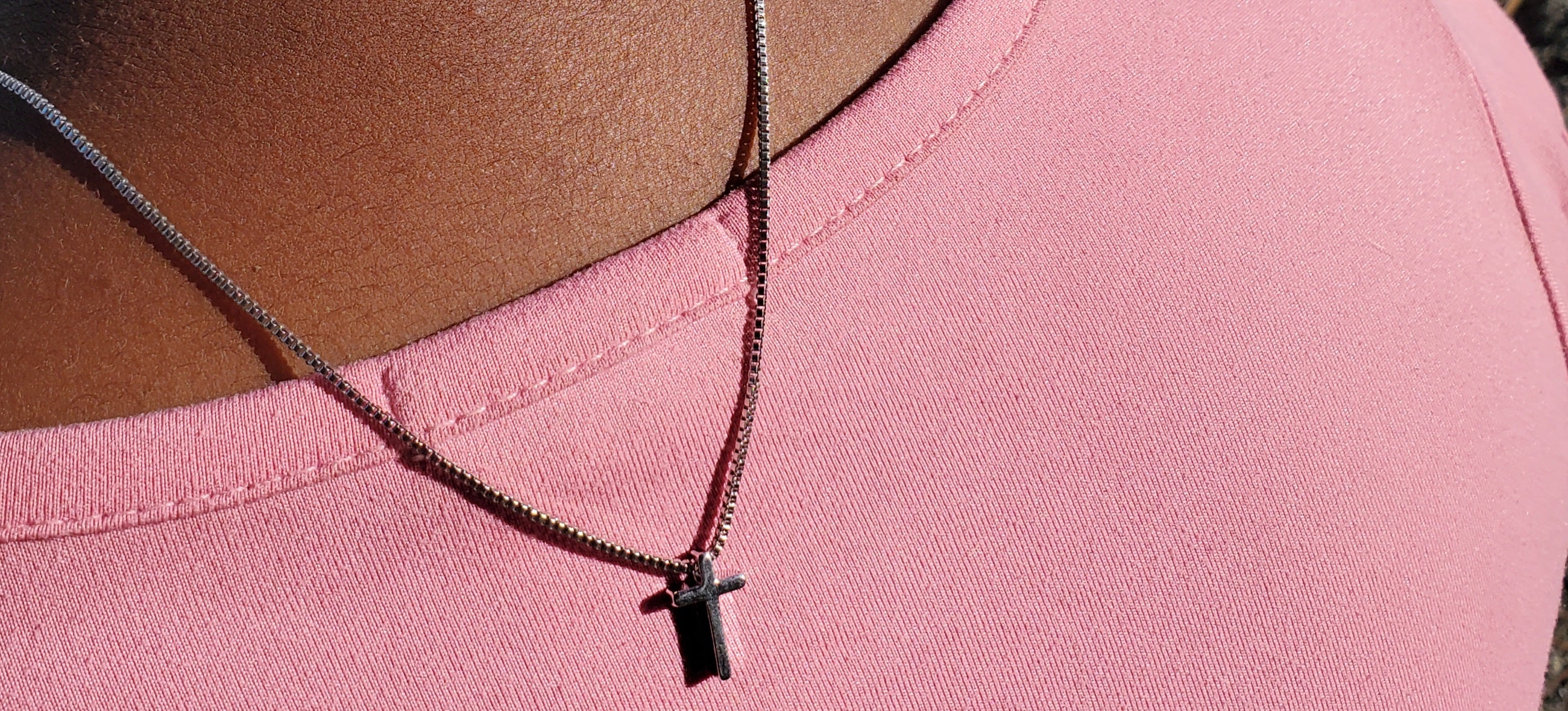 Basic Crossed Necklace