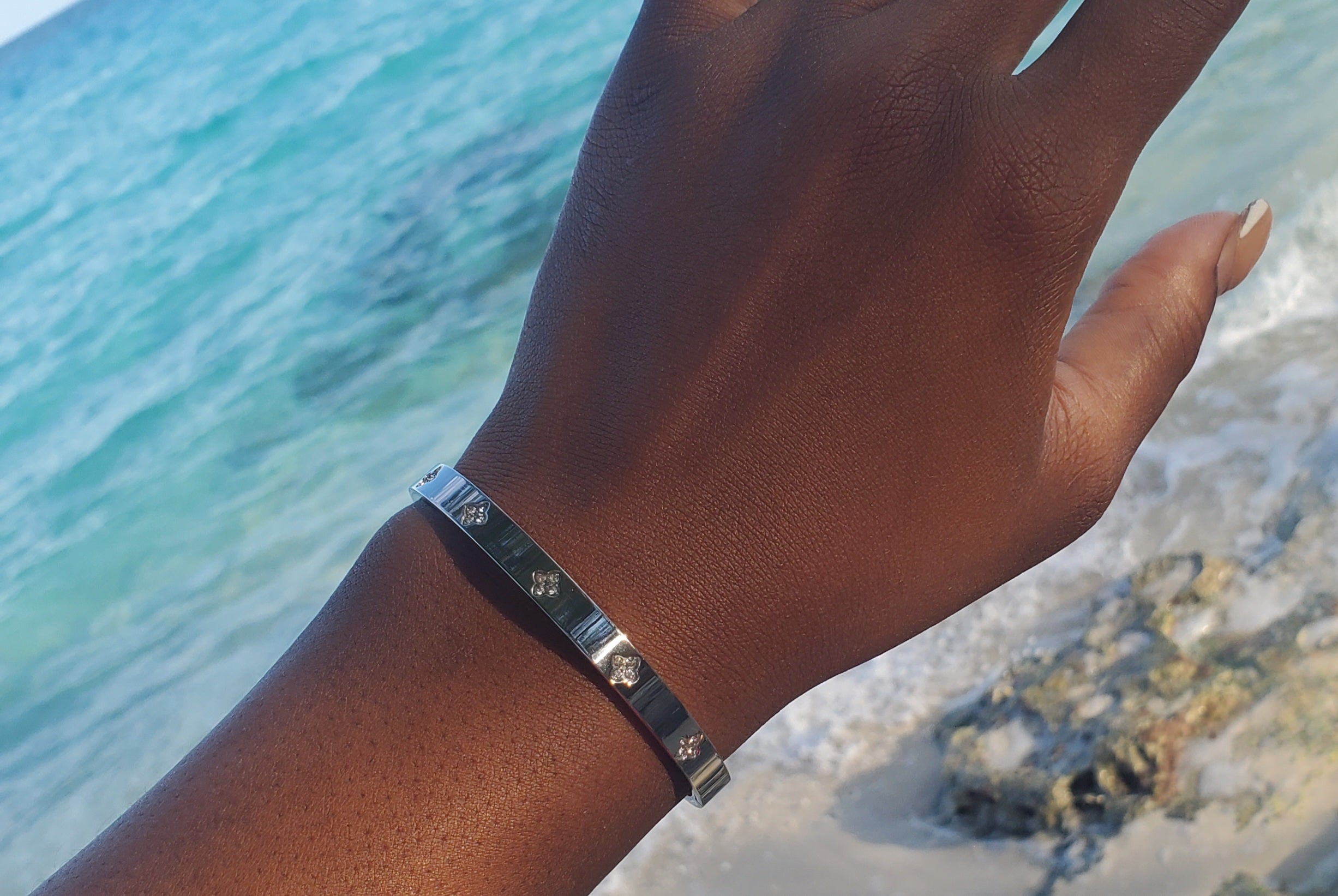 Elegant Flower Bracelet