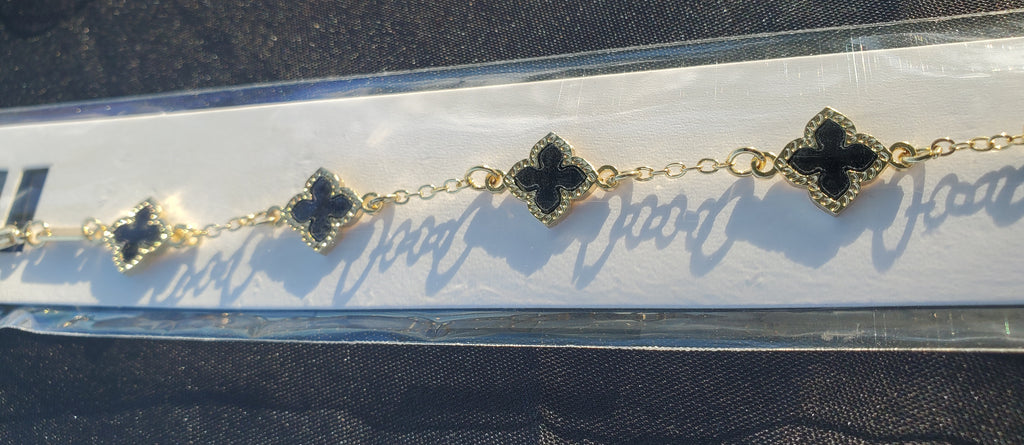Vintage Four-Leaf Clover Bracelet